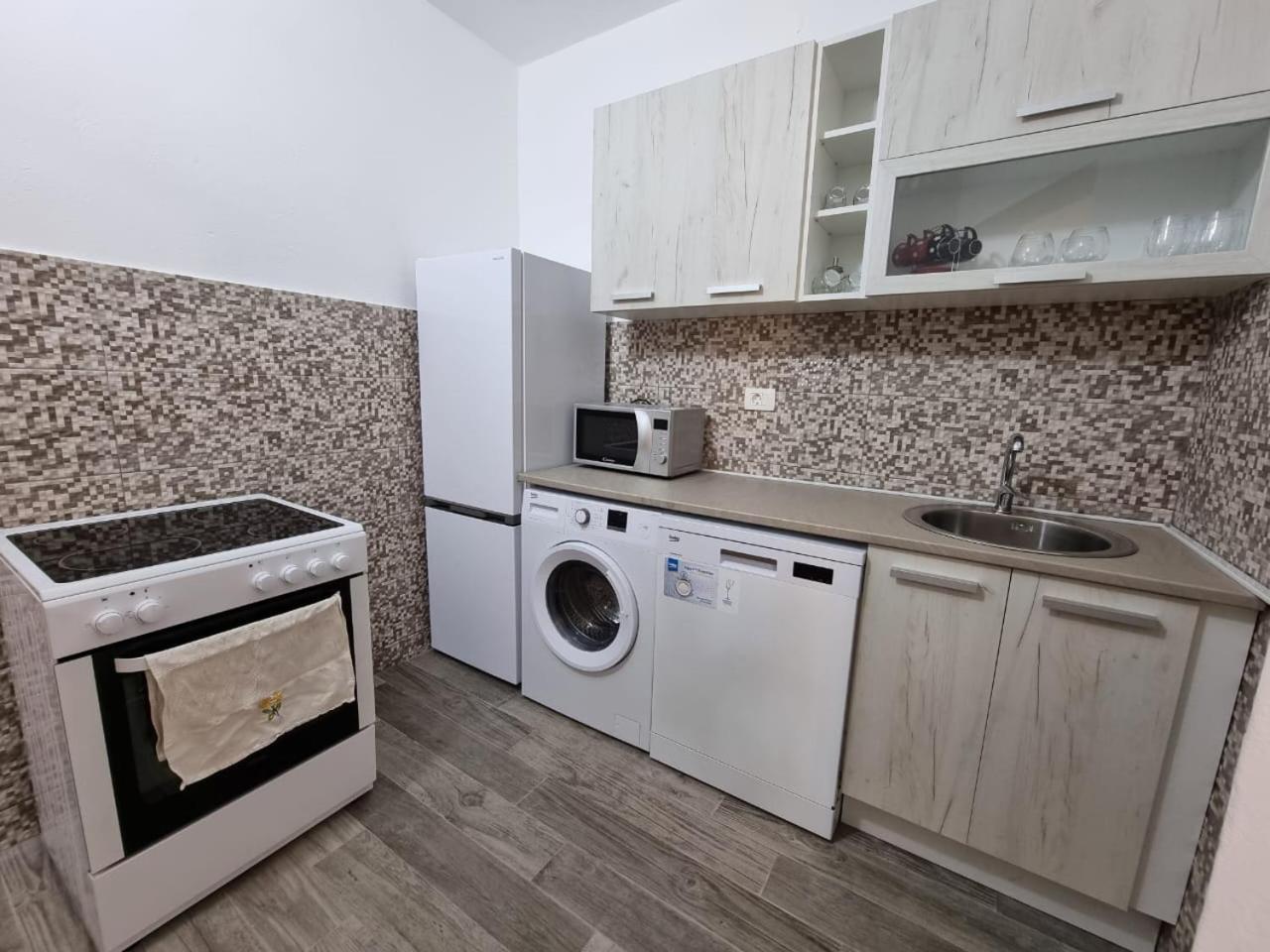 Apartments Vukmarkovic Sutomore Exterior photo